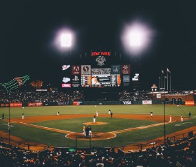 官方娱乐平台-马竞五连胜一骑绝尘，皇马主帅陷下课危机，马竞五连胜强势领跑，皇马主帅帅位告急
